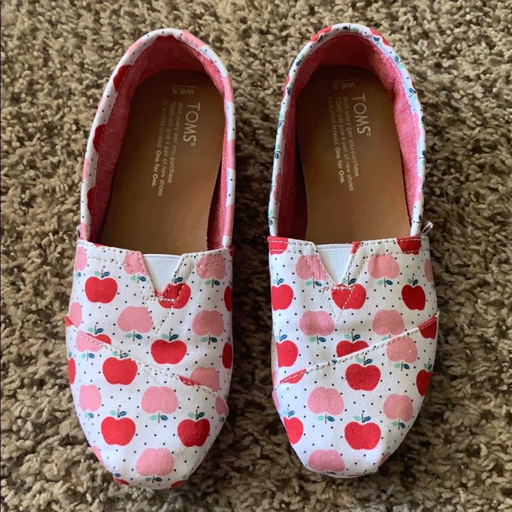 TOMS 🍎